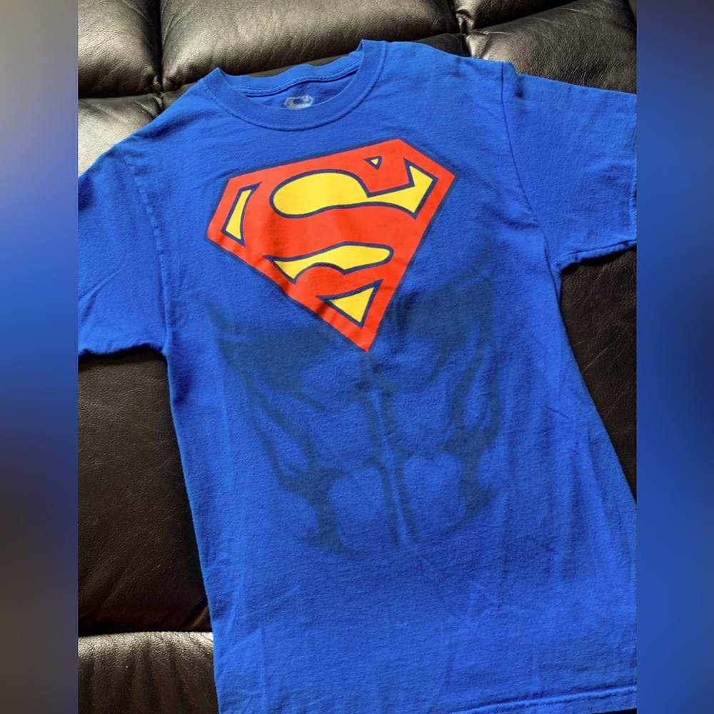 Superman TShirt | Size Small | EUC | DC Comics | Man of Steel | Kal El